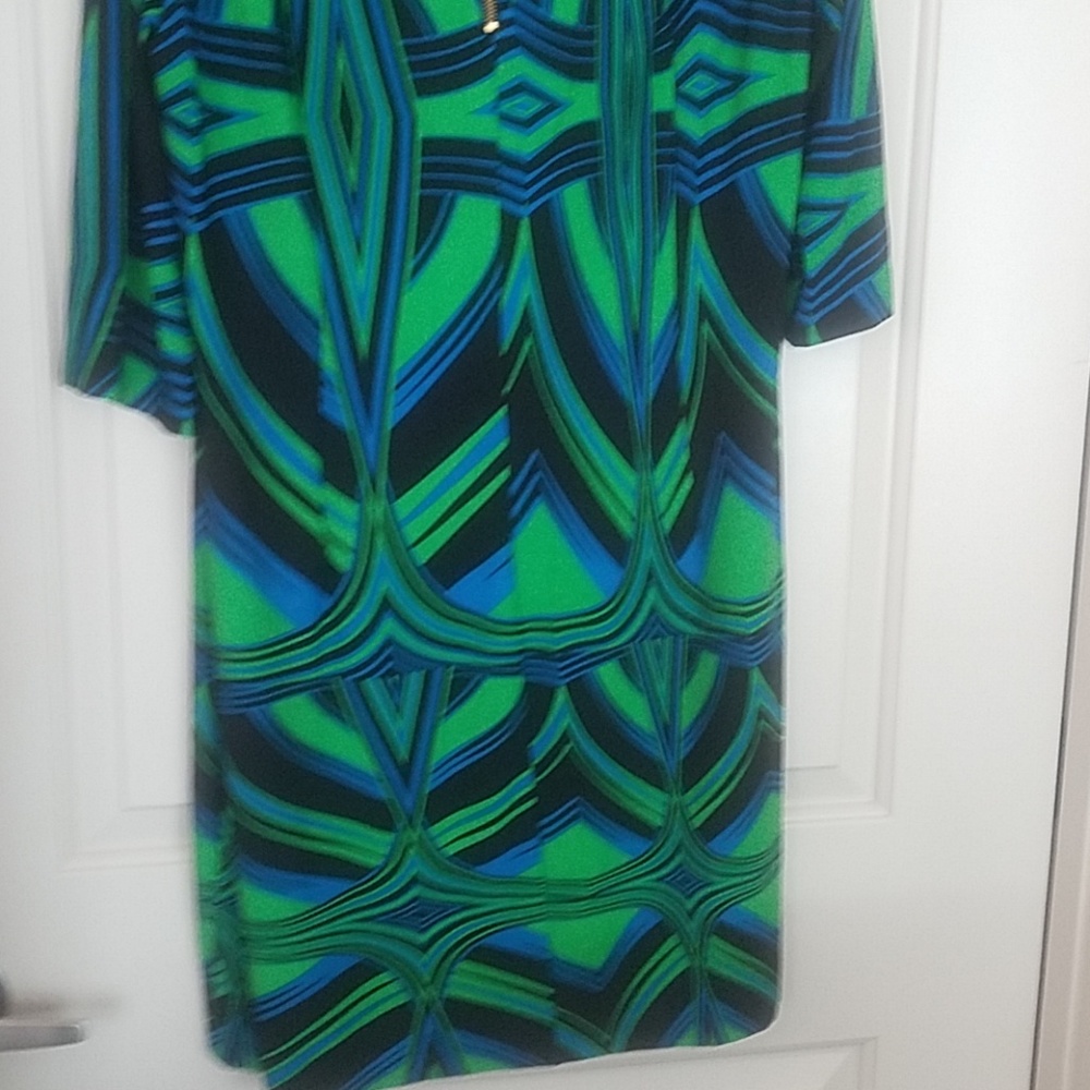 Dress - Picture 5 of 7